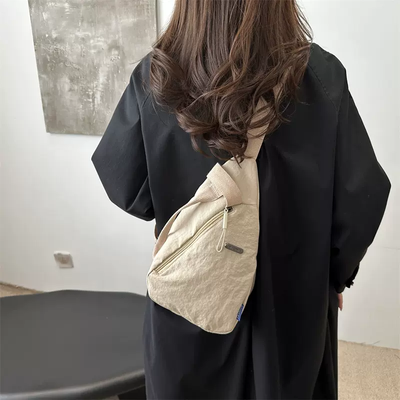 胸包女胸包男女斜挎包包女生休闲百搭新款运动风腰包跨境新款胸包