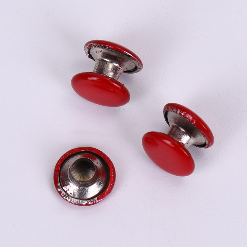Metal rojo hembra remache cinturón bolso redondo plano sombrero clavos publicidad ventilador accesorios cinturón remache doble cara