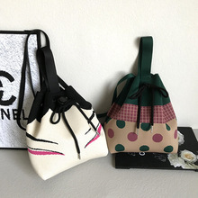 ins�W�t�����Ůᘿ�ë��ˮͰ�����n��ٴ��������e���K���ذ���