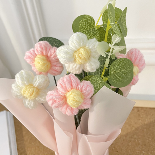 Christmas gift bouquet plush flower portable hug bucket flower goddess day handwoven bouquet wholesale