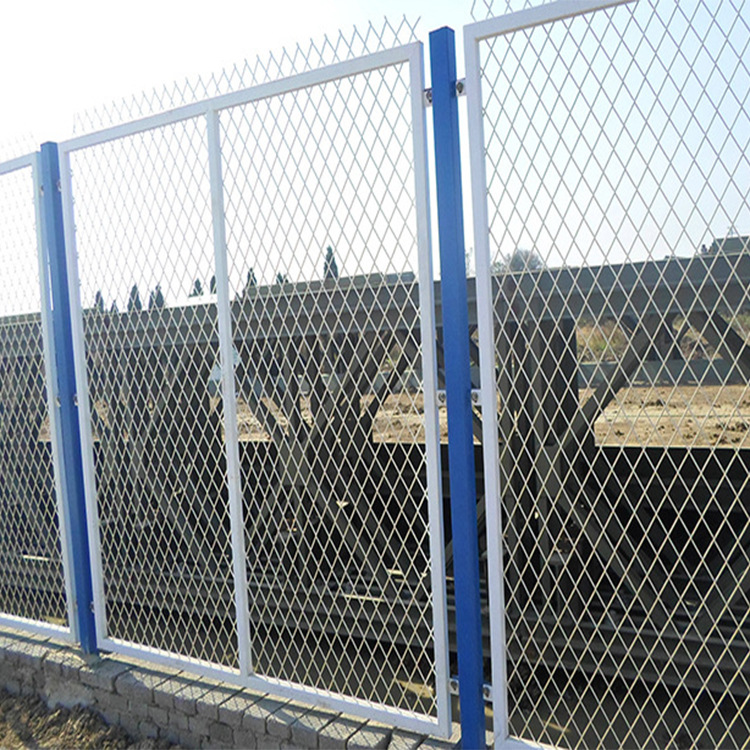 Weihai bridge anti-drop red de aislamiento de alta velocidad anti-caída red de inmersión moldeada red antideslumbrante en forma de diamante red de barrera en ambos lados de la carretera