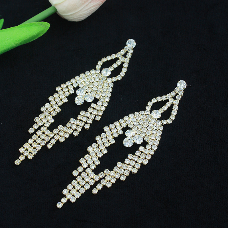 shiny elegant universal earrings with tassels