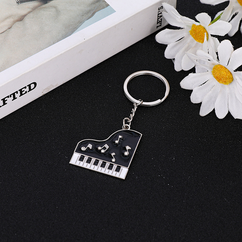 Small Piano Model Keychain Pendant, Piano Store Promotional Gift, Competition Souvenir, Engraved Logo Craft Car Key Small Piano Model Keychain Pendant, Piano Store Promotional Gift, Competition Souvenir, Engraved Logo Craft Car Key
