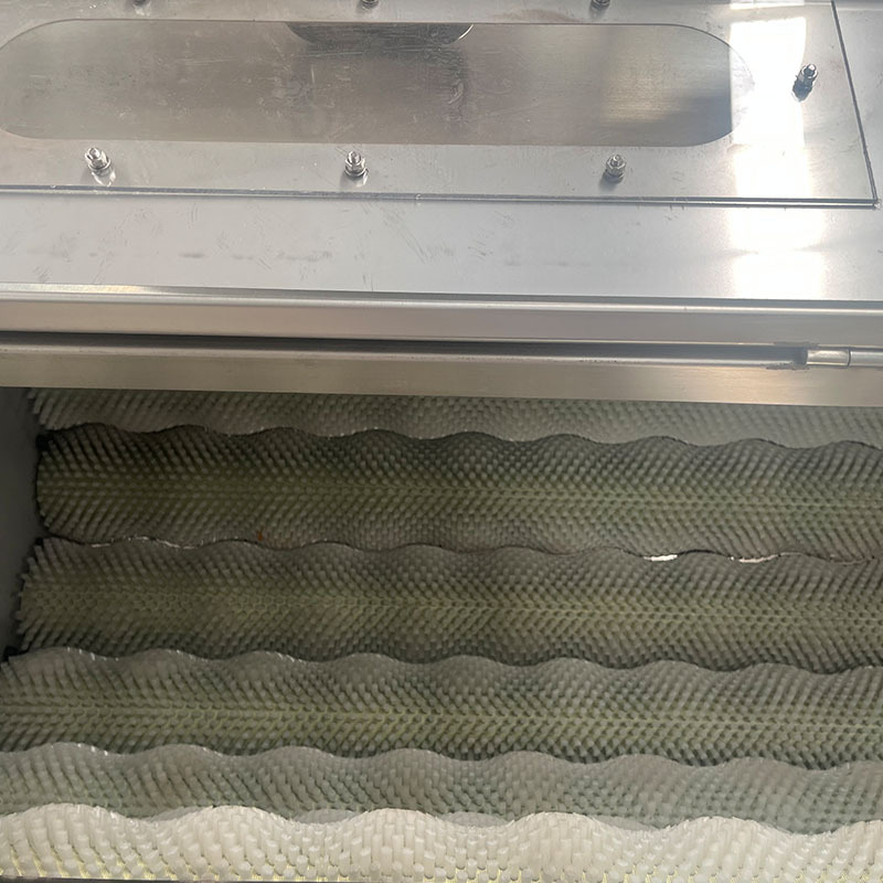 Máquina de limpieza de rodillos de pelo de papas Máquina de limpieza y descascar automática de zanahoria roja nueva máquina de descascar de raíz de loto grande