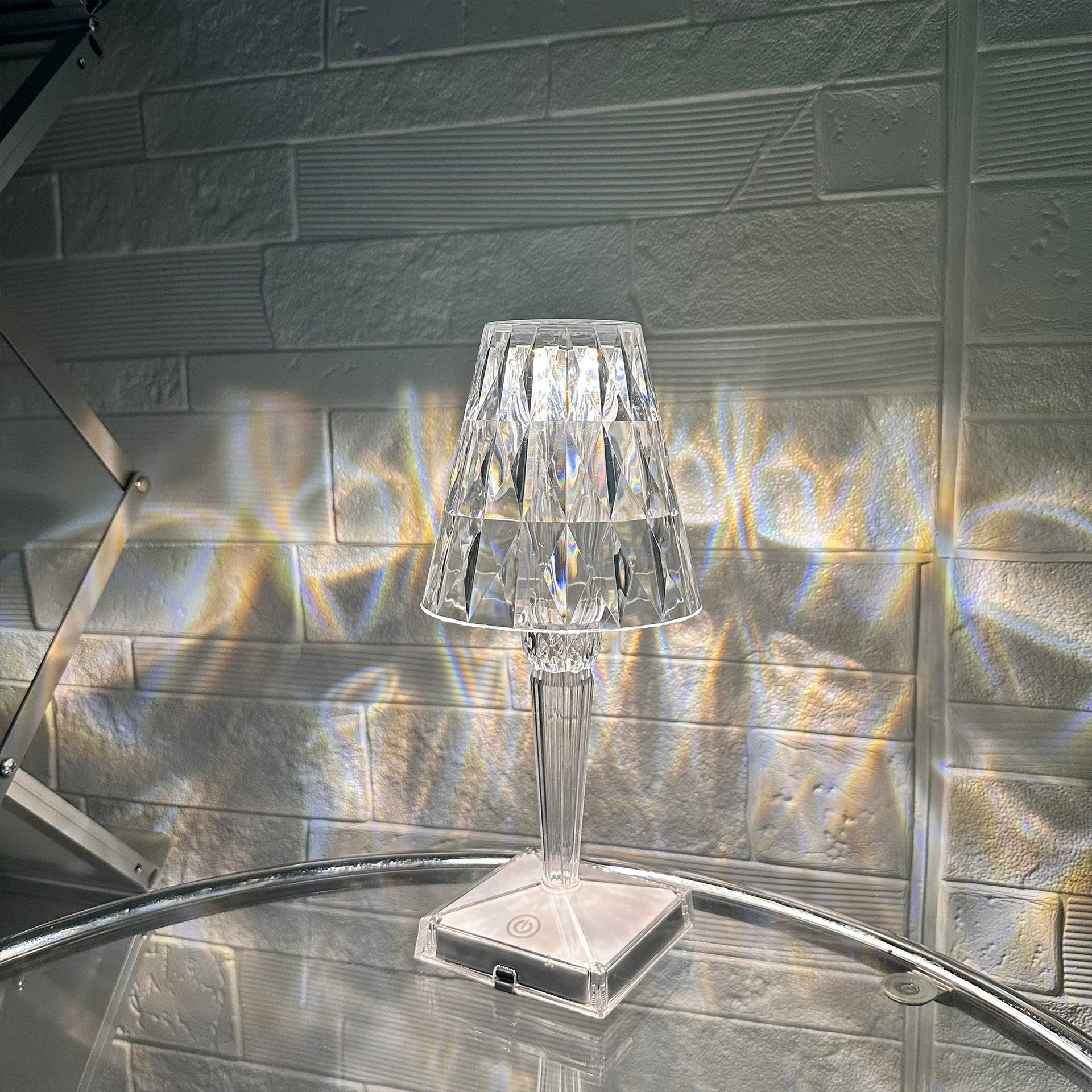 Креативная скандинавская настольная лампа с кристаллами USB, трансграничная, для спальни, ночник, сенсорное управление, зарядка от сети, фабричное производство.