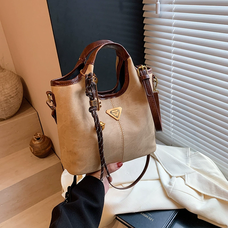 Universal shoulder bag, demi-season capacious one-shoulder bag, high-quality style