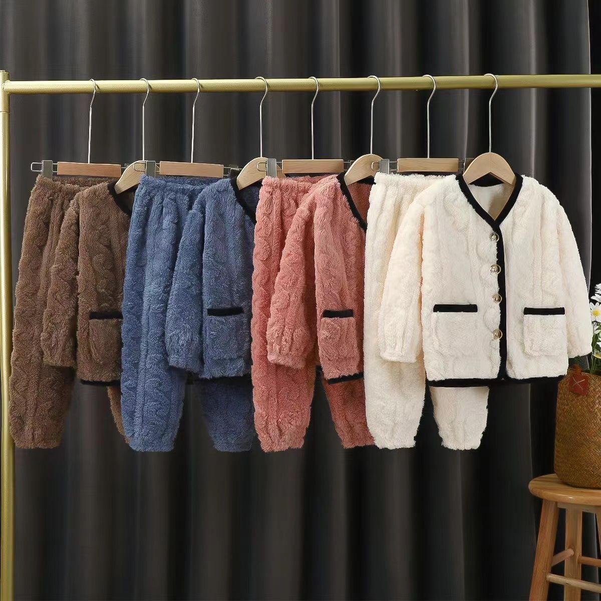 儿童睡衣珊瑚绒冬季加厚加绒亲子装秋冬季可爱母女父子家居服套装