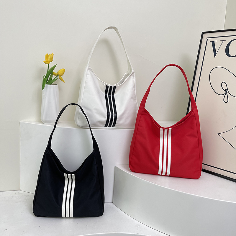 New Lightweight and Simple Armpit Bag, Versatile, Fashionable, Sports and Leisure Shoulder Bag, Large Capacity Commuter Tote Bag