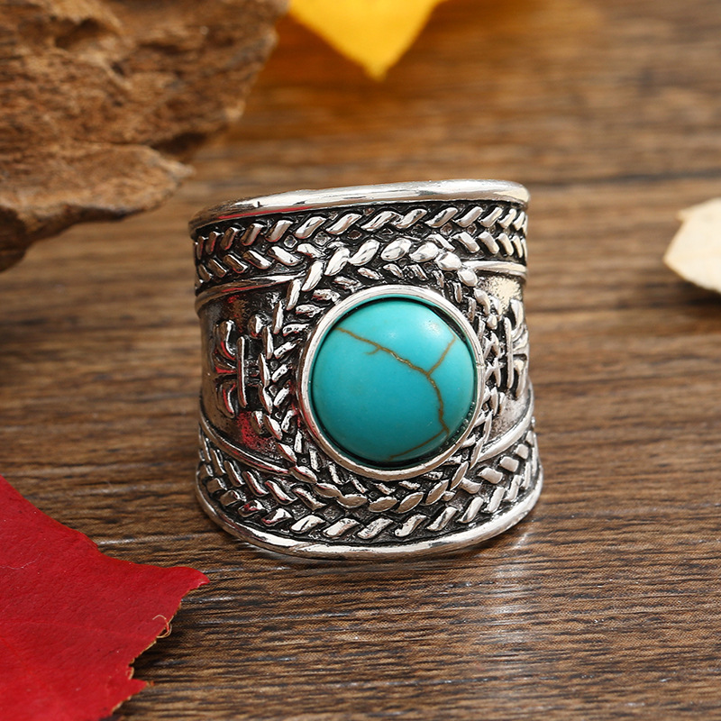 Fashionable retro ethnic ring