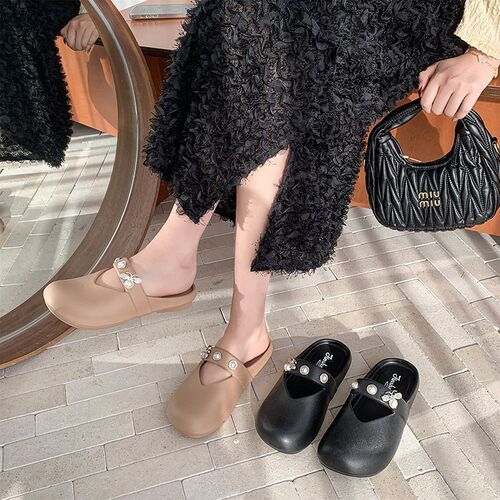 Bestselling stylish round head covered water drill versatile one-pieced summer outdoor sandals for ladies 2025