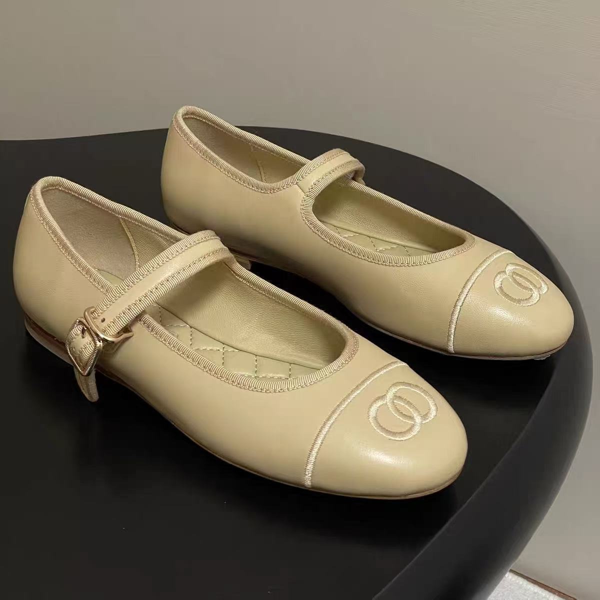 Cute fashionable Mary Jane shoes with diamond pattern low-cut, adjustable strap, 2025 years, with embroidery