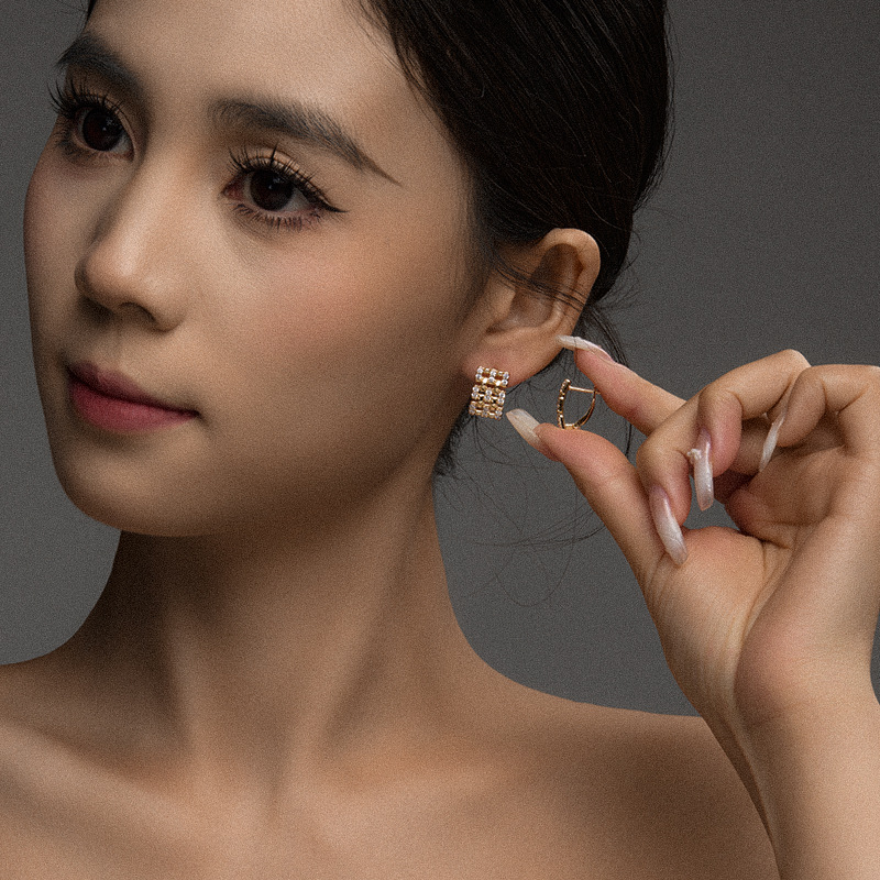 Xuping estilo simple geometría cuadrada perilla nicho diseño retro aretes rusos de aleación de cobre orejas para mujeres