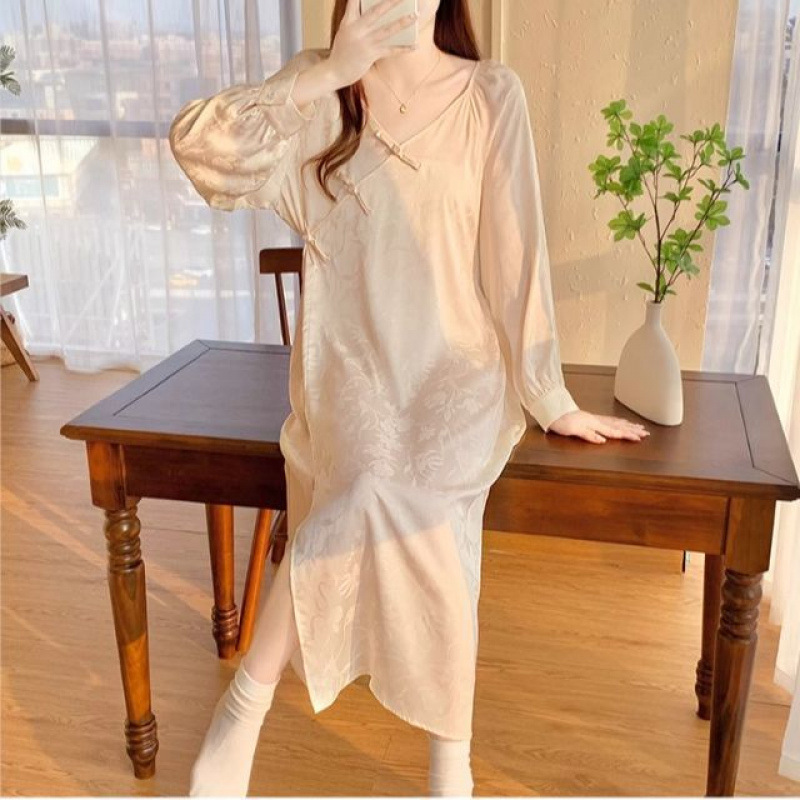 女性のための新しい中国風のナイトガウン 2025 春と夏のパジャマ中国風の漢服のレトロなホーム服はチャイナ ドレスの外で着用できます|undefined