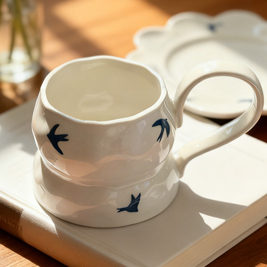 Transfronterizos mano mano pintada golondrina taza de cerámica retró nicho taza de café de desayuno conjunto de plato de taza de té
