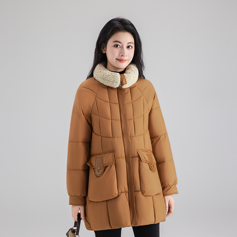 2025年冬新款羽绒棉服女中长款加厚冬季翻领羊羔毛棉袄时尚感棉衣