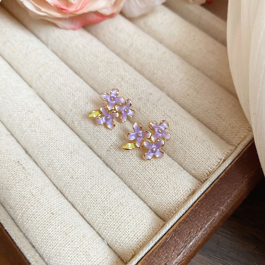 Pendientes de flores de aceite de gota de aguja de plata Pendientes de todo fósforo de moda dulce y suave Pendientes de temperamento fresco pequeño, sentido de clase alta de nicho