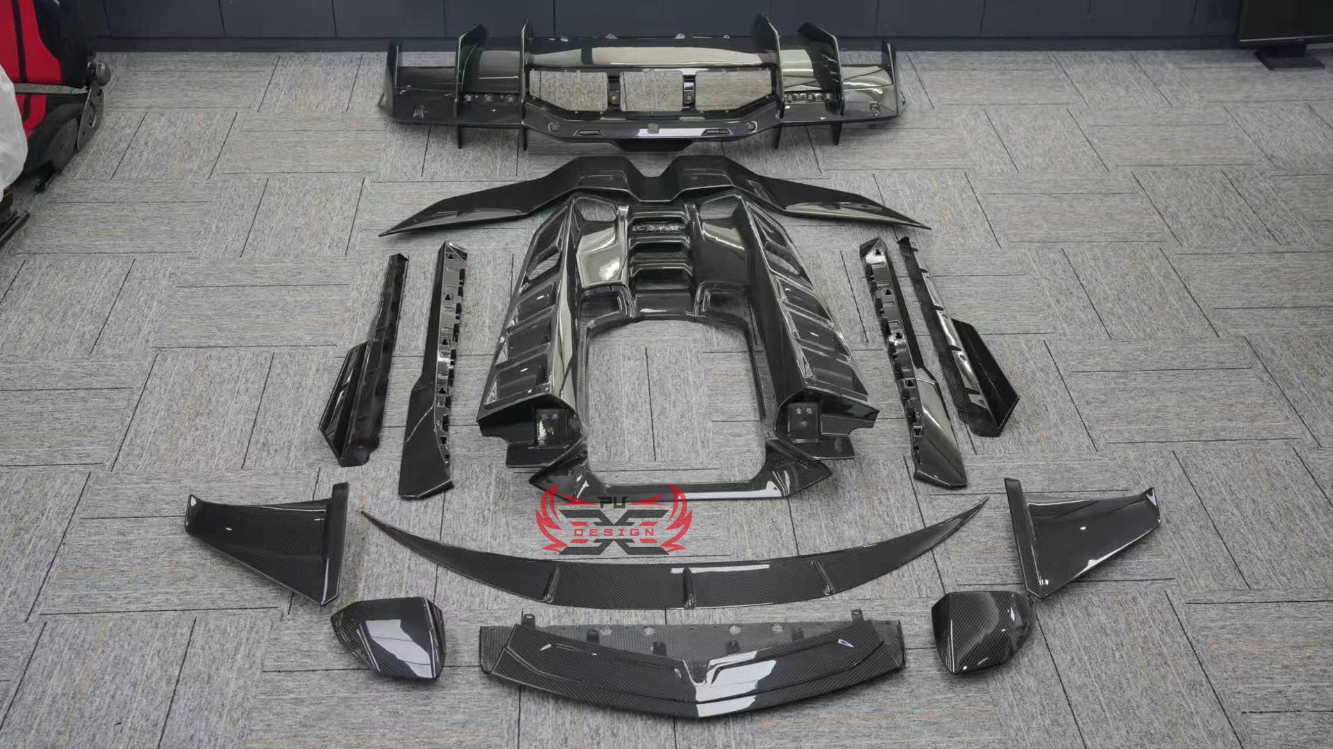Suitable for Lamborghini's new Aventador Revuelto, modified with original OEM upgraded dry carbon fiber body kit