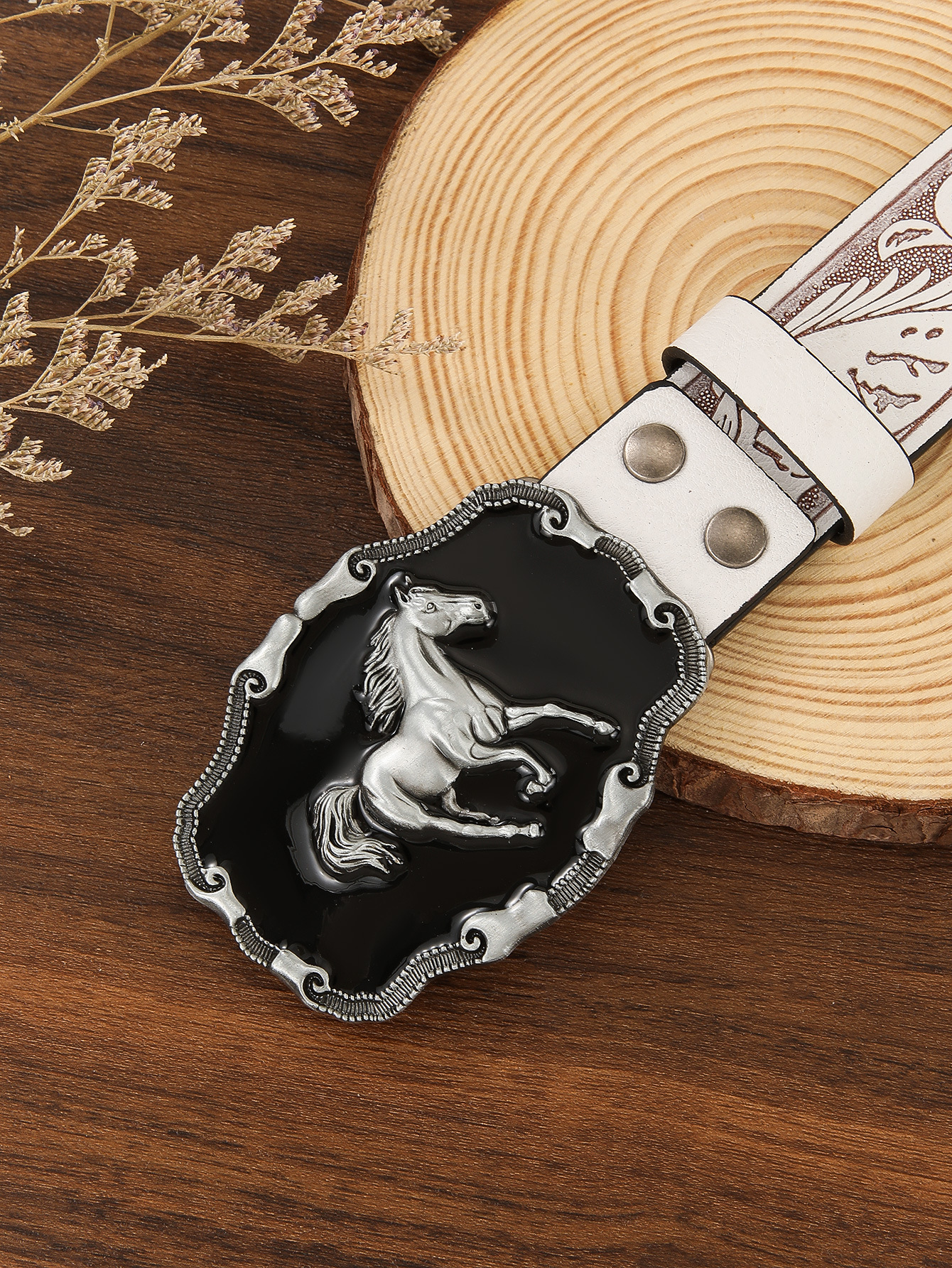 Modischer Ledergürtel für Herren, Vintage-Schnallengürtel, personalisierter Gürtel für junge und mittelalte Männer, geeignet für Jeans, Alltags- und Allzweckkasualstyle, schlichter Herrengürtel.