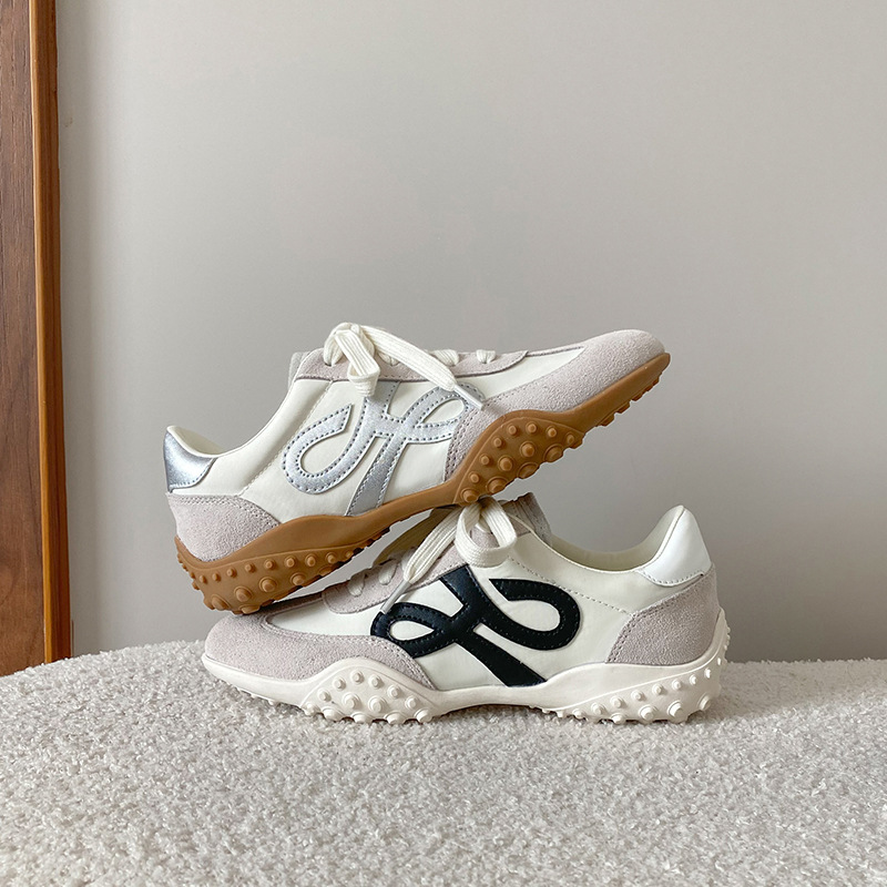 얕은 입 발레 컬러 매칭 통근 스포츠 야외 캐주얼 신발 2025 봄과 여름 여성을위한 새로운 소프트 솔 경량 훈련 신발