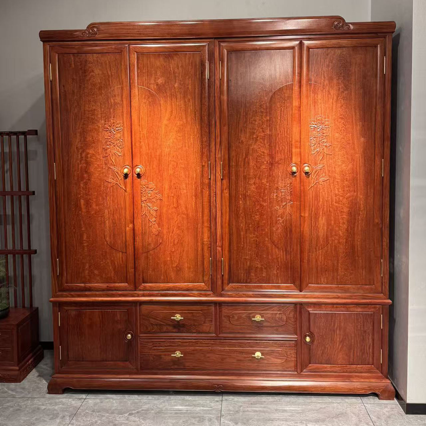 Burmese Rosewood Wardrobe Chinese Mahogany Wardrobe Large Fruit Rosewood Bedroom Boutique Storage Cabinet Classy Log Furniture