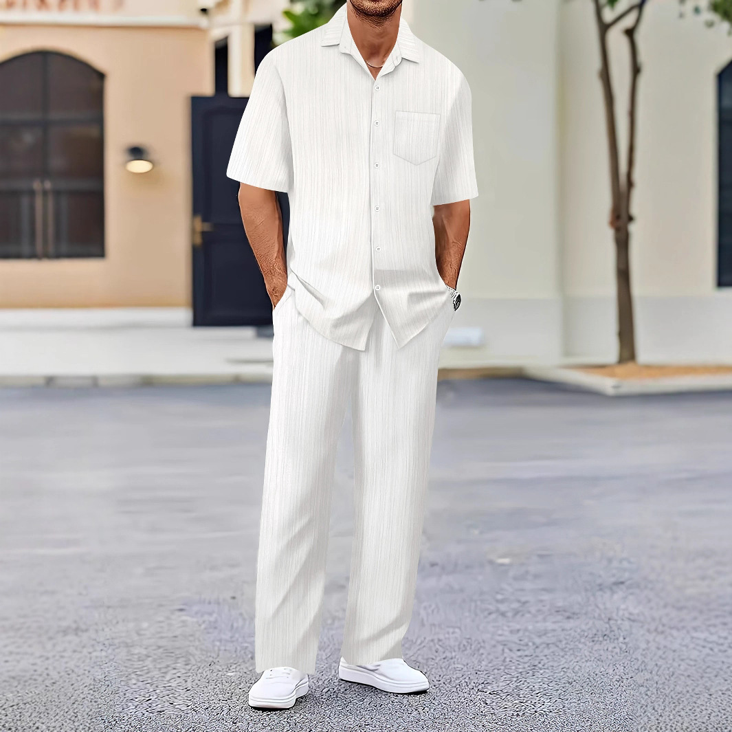 Lässiges Herren-Set aus Hemd und Hose, zweiteilig, ideal für den Alltag im Frühling, mit Wellenmuster, Kurzarm und bequemer Passform_voghion.com