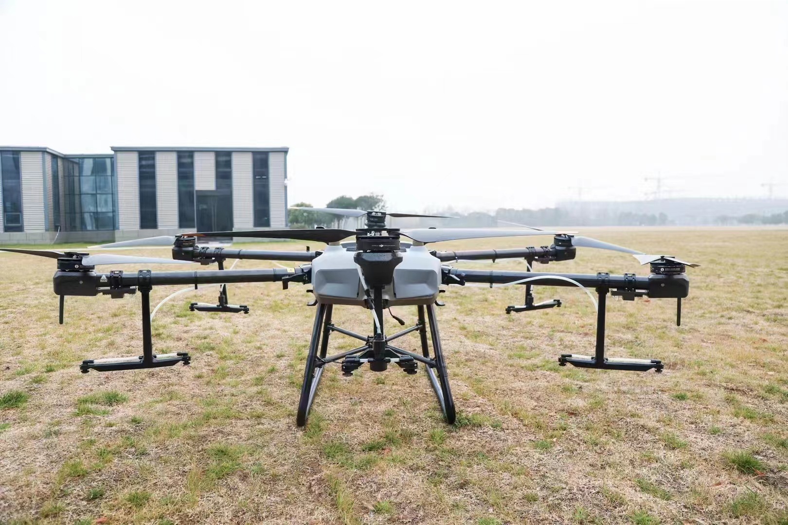 DJI大疆T30/T40 农业植保机 机 打药撒肥无人机