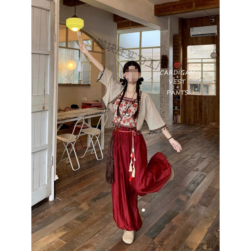 Новый китайский стиль: комплект из трех предметов для женщин — топ-камизоль, кардиган для защиты от солнца, брюки-фонарики в этническом стиле для лета