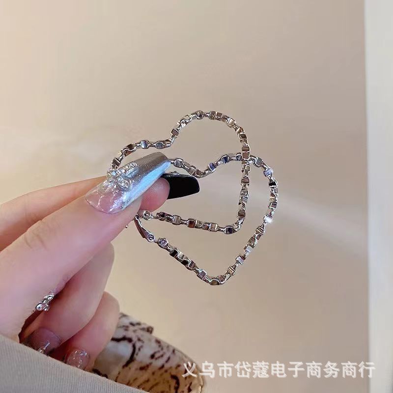Metal earrings 925 silver pin earrings high-grade broken silver earrings Women's Light luxury niche design temperament earrings