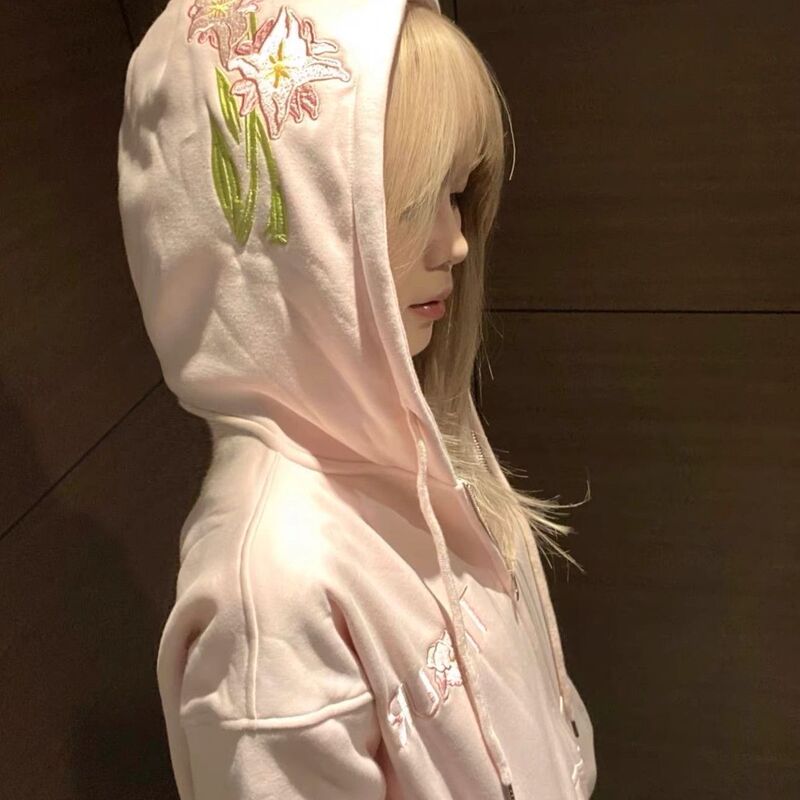 2025 Autumn and Winter New Casual Versatile Heavy Embroidery Floral Design Sweatshirt Jacket Top 2025 Autumn and Winter New Casual Versatile Heavy Embroidery Floral Design Sweatshirt Jacket Top