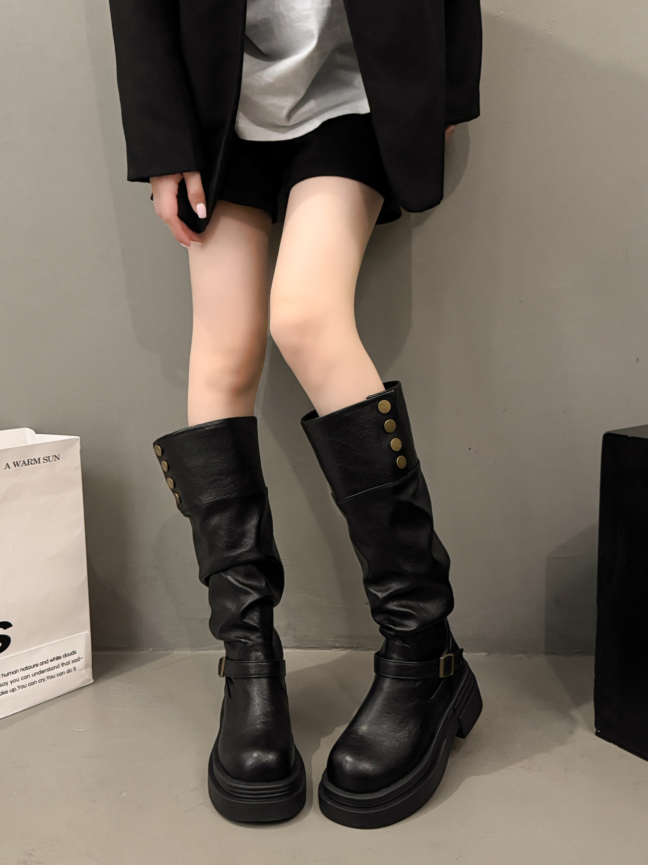 검은색