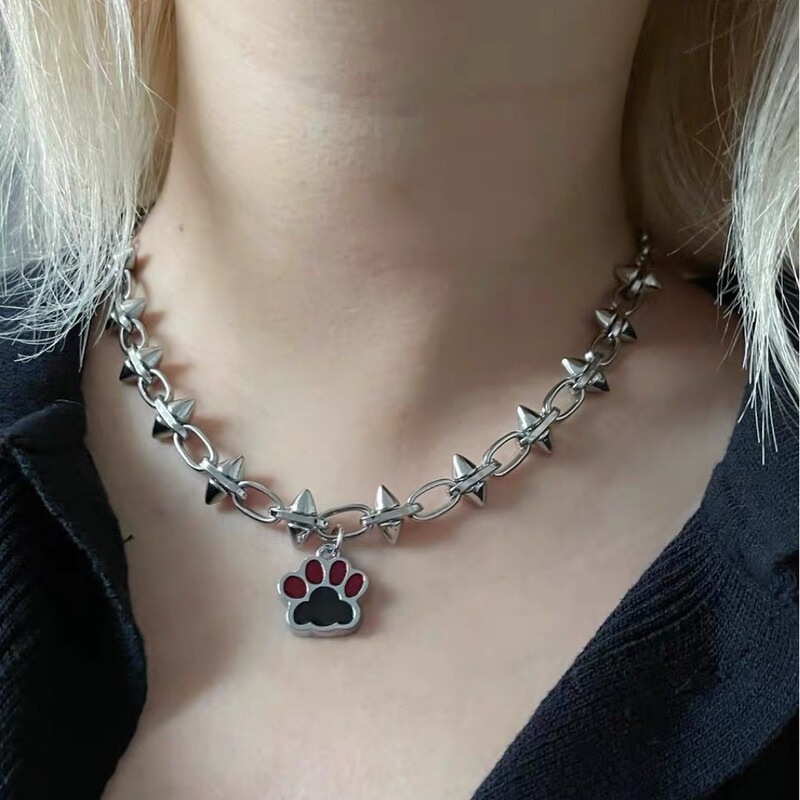 Rebellious meat ball cat claw rivet necklace y2g hot girl dark rock punk sweet cool red black ins niche all-match