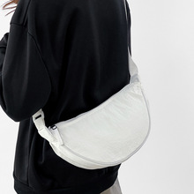斜挎包潮牌小包包女2024新款潮日系尼龙单肩学生轻便休闲百搭背包