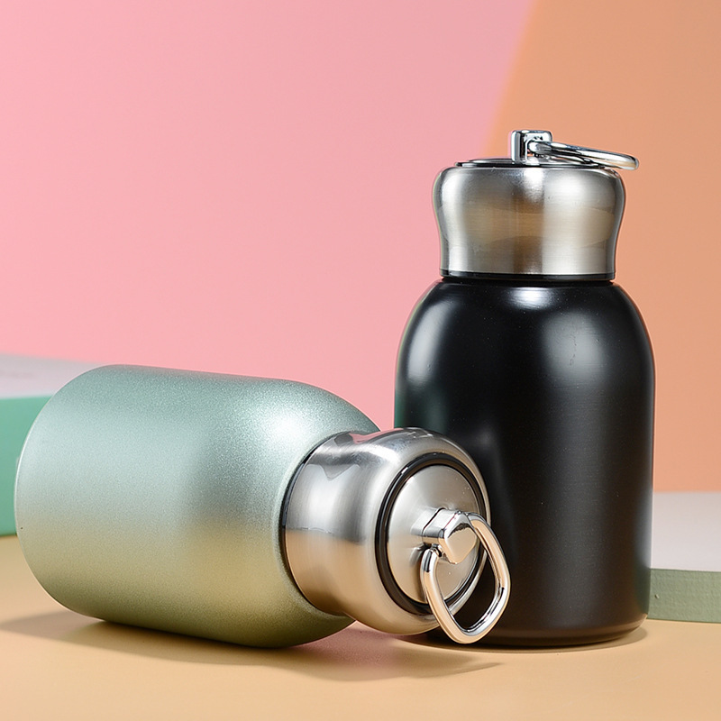 Nuevo anillo de elevación de acero inoxidable al vacío transfronterizo pequeña taza de calor gorda montada en el automóvil mini taza de regalo al por mayor