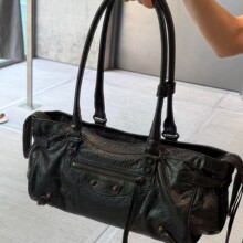 ������Ʒ�W�tͬ��r�аٴ����ƴëײɫ�������OӋ����μ����Ů