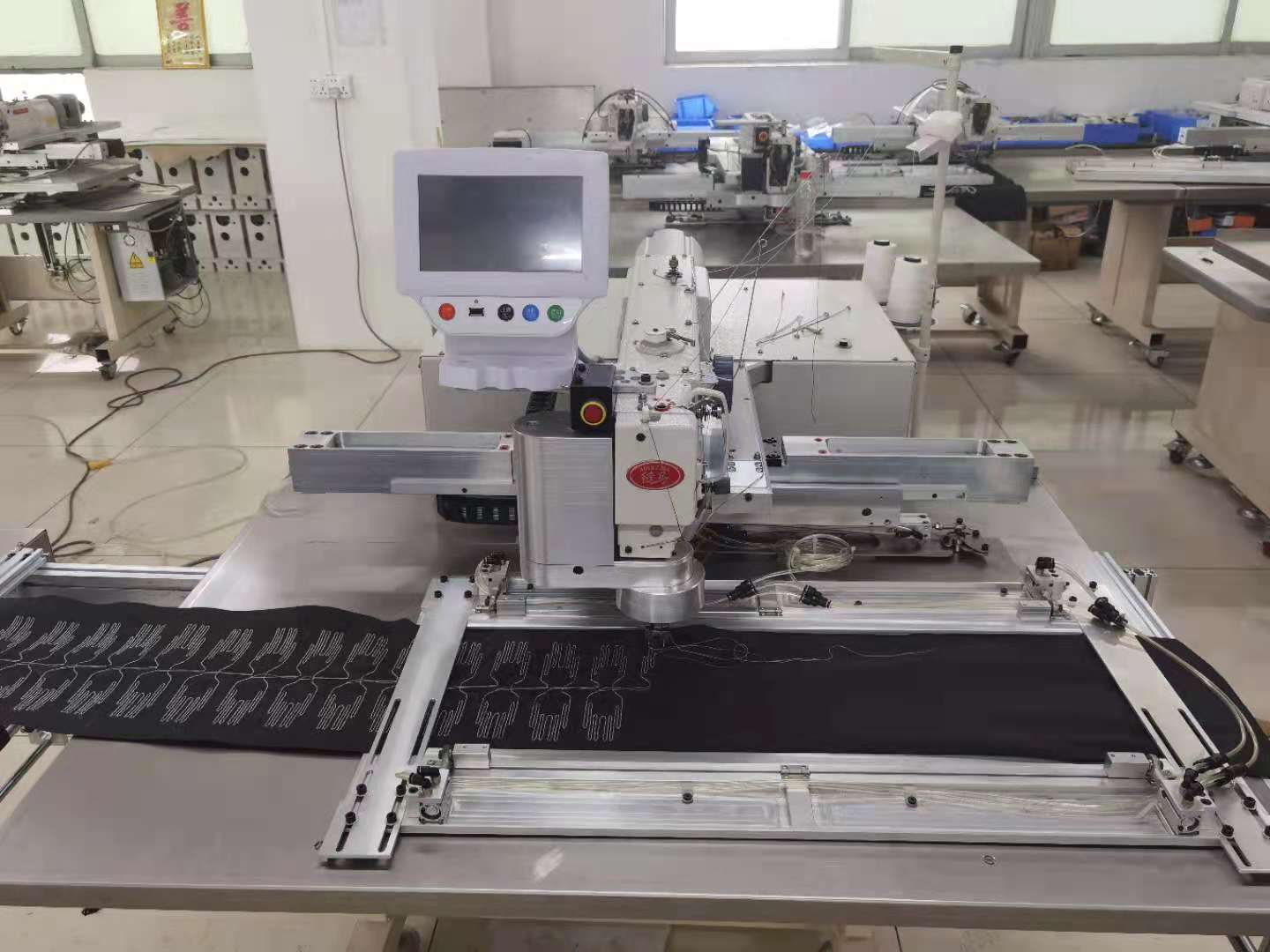 Máquina de diseño de computadora de marca de caballo de costura, filamento calefactor, chaleco, guantes calientes, rodillas, ropa caliente, carro de aguja de coser