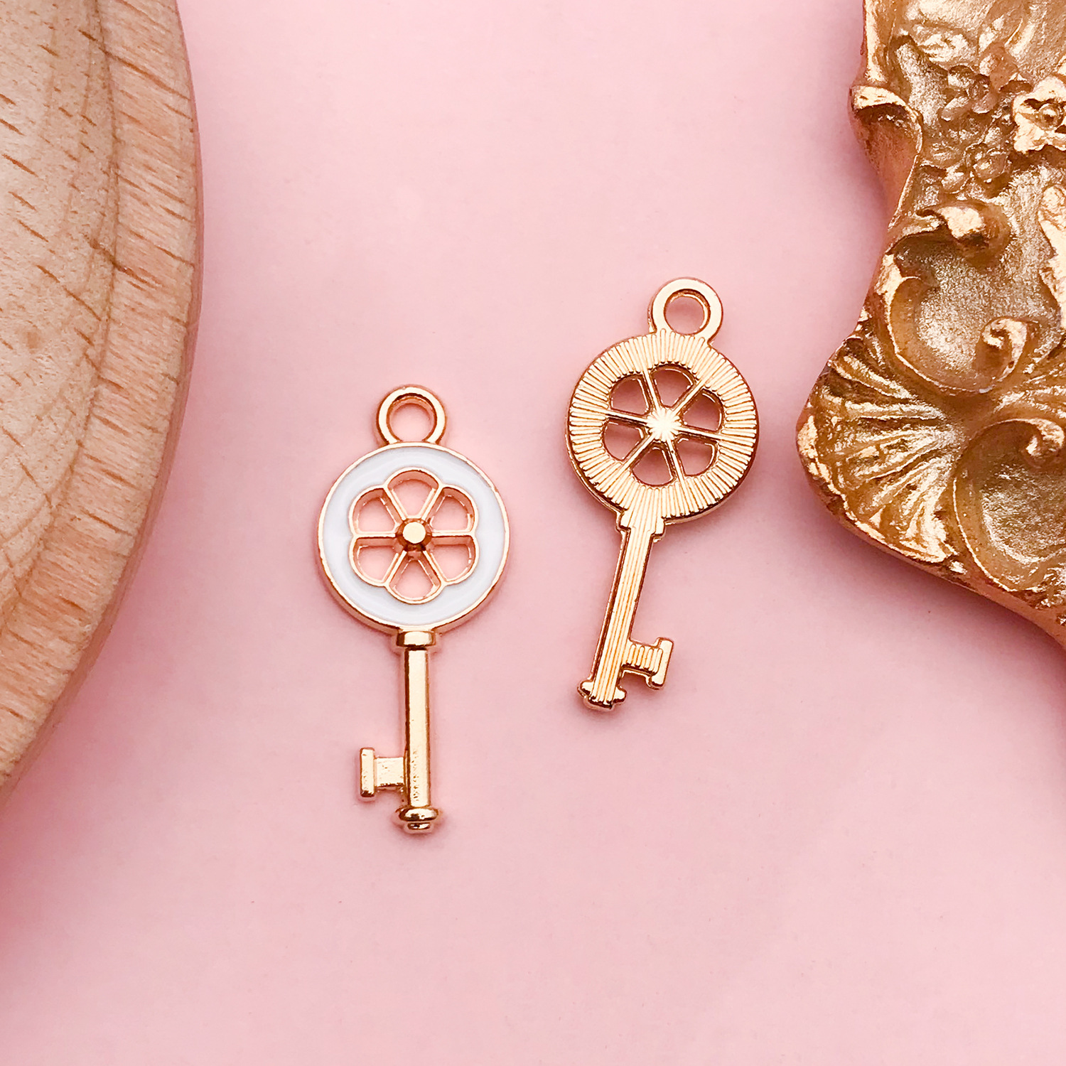 Colgante de vaca corona y nubes, accesorios DIY para llaveros y joyería