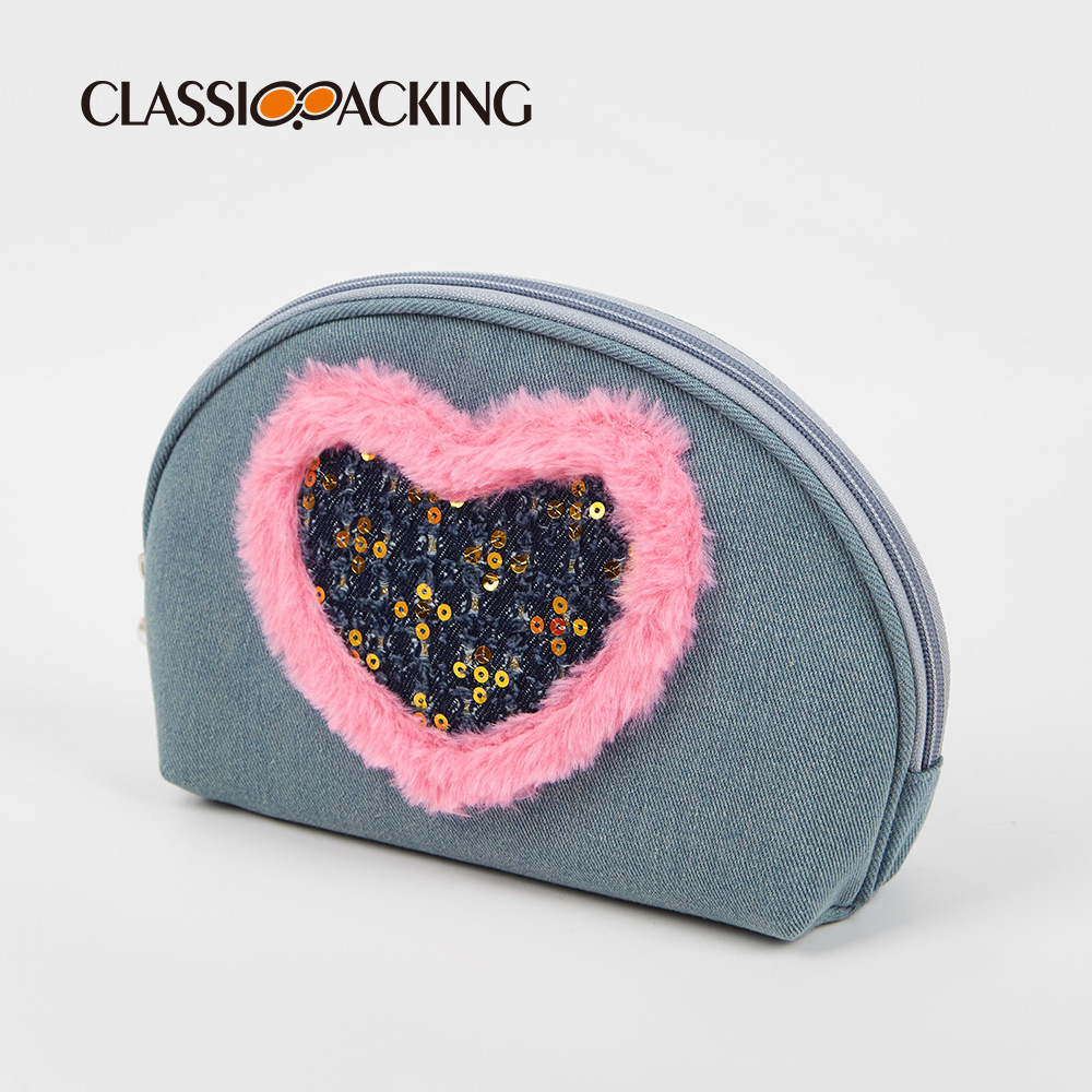 Bolsa de almacenamiento popular transfronteriza amor bolsa de cosméticos de mezclilla forma de concha bolsa de almacenamiento de herramientas de belleza logotipo reemplazable