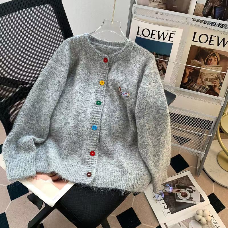 24 invierno Puyuan estilo coreano de cuello redondo bordado cardigan de punto con 2024 nuevo otoño invierno exterior image 5