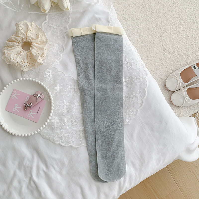 Botas Calcetines de pantorrilla de algodón para mujer Primavera y verano Pajarita de seda plateada delgada Miu estilo ballet niña apilando calcetines hasta la rodilla