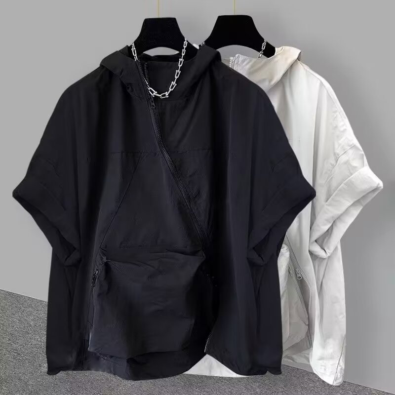 Design trend short sleeve T-shirt with zipper with hood
