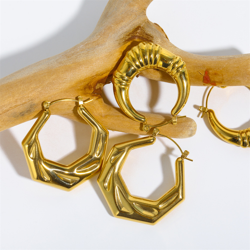 U-shaped texture earrings bamboo section