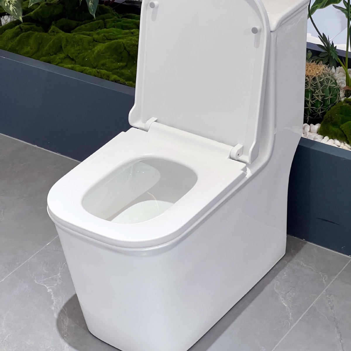 Cuadrado bombeo doméstico unido inodoro cerámico ahorro de agua silencioso unido superciclón tipo inodoro antiolor fabricante