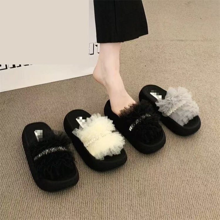 Zapatillas de malla de encaje para mujeres de verano nueva moda versátil muffin base casual ligera y cómoda zapatillas frías