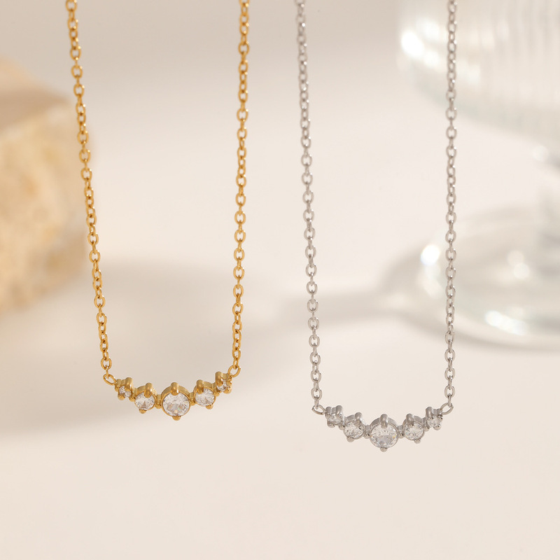 Japanese-style 5-diamond smile titanium steel necklace for women, ins-style fashion, simple and elegant, niche high-end versatile collarbone chain Japanese-style 5-diamond smile titanium steel necklace for women, ins-style fashion, simple and elegant, niche high-end versatile collarbone chain