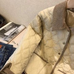 自留、上半身感覚は軽く、柔らかい、暖かい! レトロな菱格は色のゆるい襟のコートの女性にぶつかった