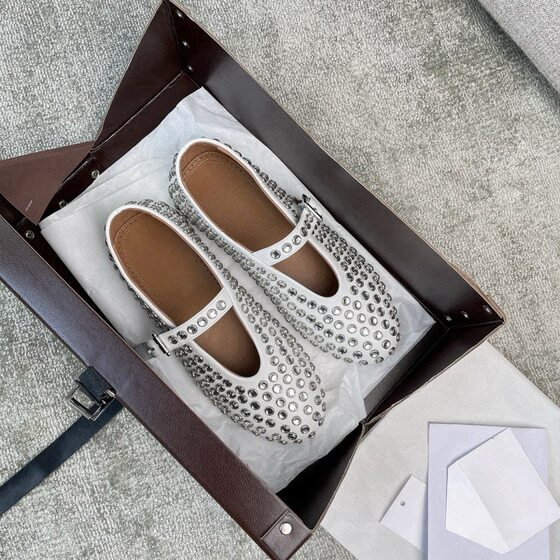 [Gao Ding Private Edition] Small Style Round Head Leather Rhinestone Flat Ballet Shoes with Rivet Mary Jane