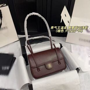 �羳�߰�С��26p�й�Ҹ�·�����jennieͬ��cocoţƤ�μ�����Ů��