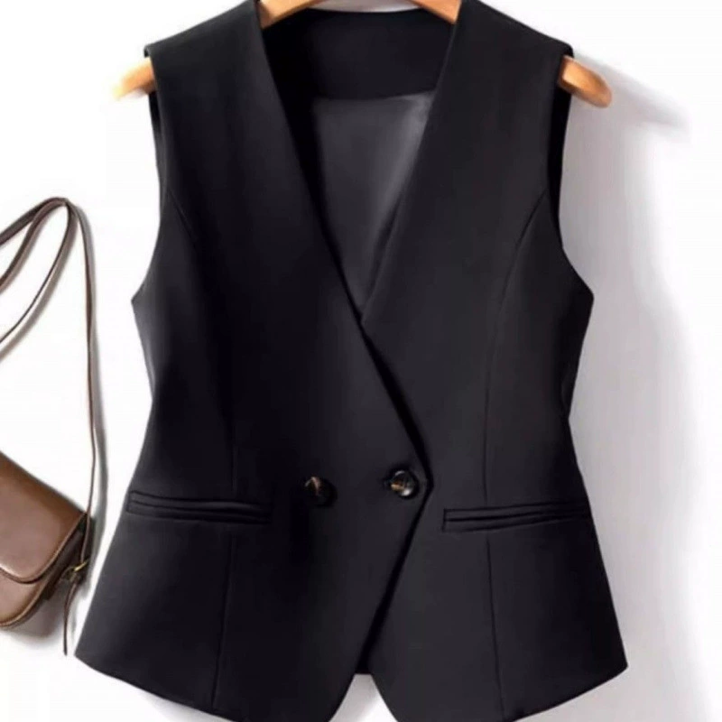 Короткий осенний жилет, черный костюм, slim fit, облегающий