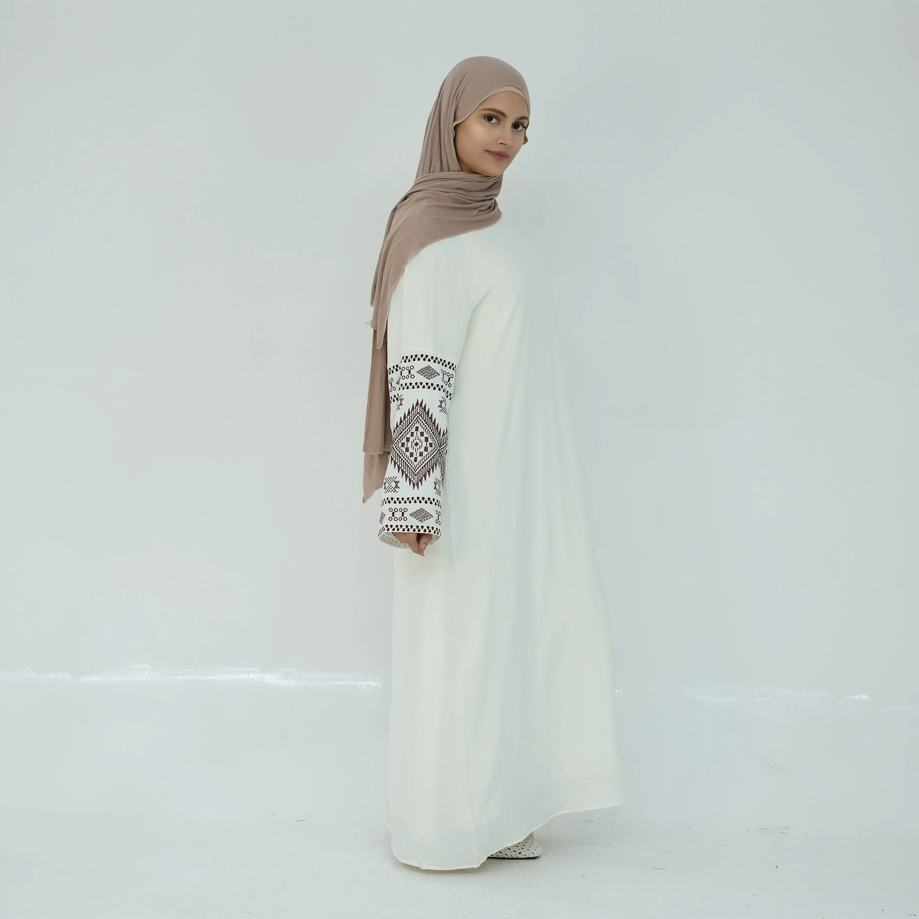 2024LORIYA Speed ​​Touch Amazon Dubai Dubai Middle East Изысканное элегантное вышитое платье LR877