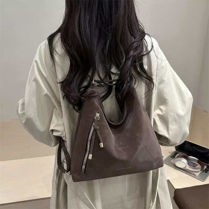 斜挎包复古大容量腋下单肩通勤女包2025新款绒雾小众高级感托特包